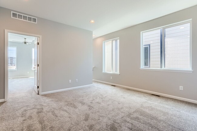 Building Photo - 5315 E 63rd Pl
