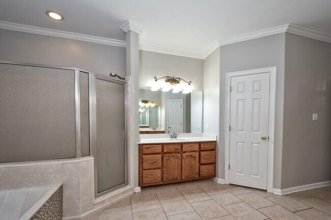 Building Photo - 1575 Huntley Cove