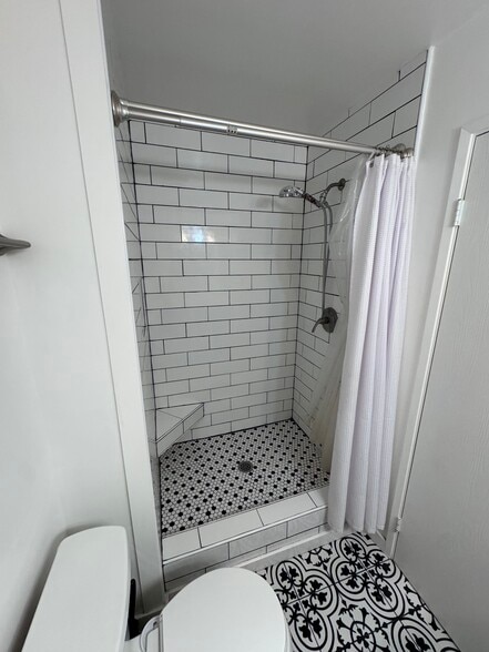 Bathroom 2 shower - 184 W Agua Caliente Rd