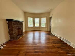 Building Photo - 127 Hayden St