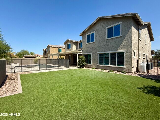 Building Photo - 10463 E Sanger Ave