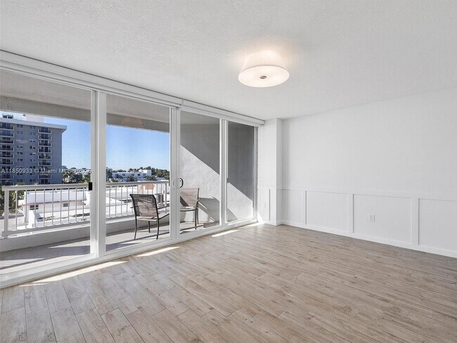 Building Photo - 9341 Collins Ave
