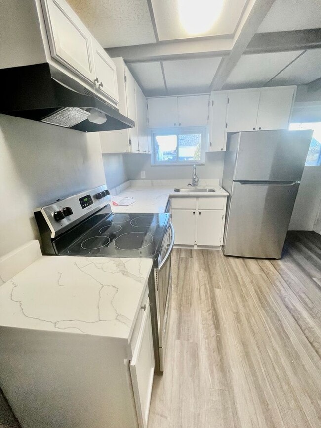 Building Photo - 2 Bed 1 Bath- Pittsburgh Pa
