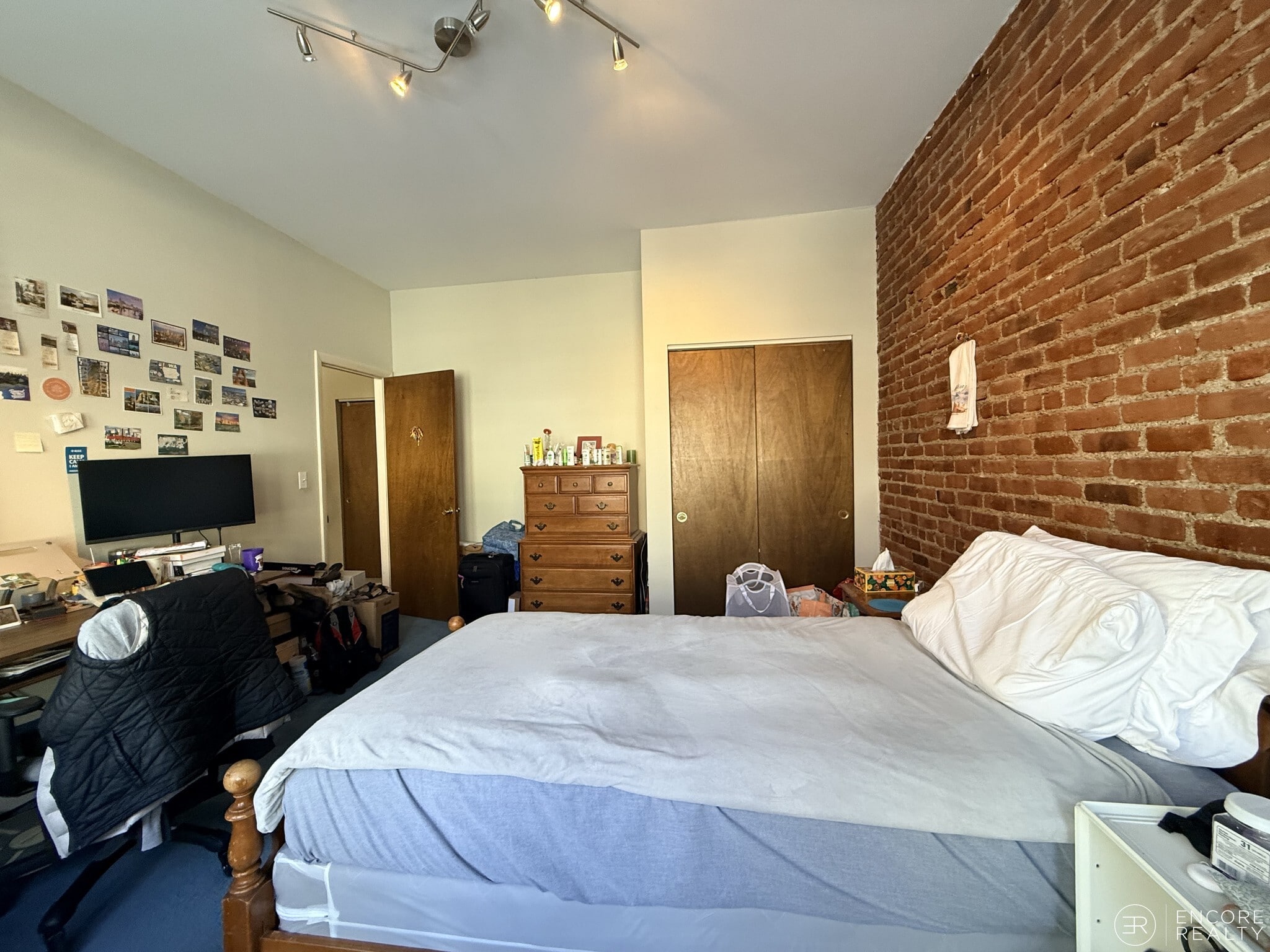 Building Photo - 15 Stearns Rd