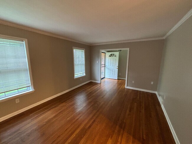 Building Photo - 3065 Earnett St