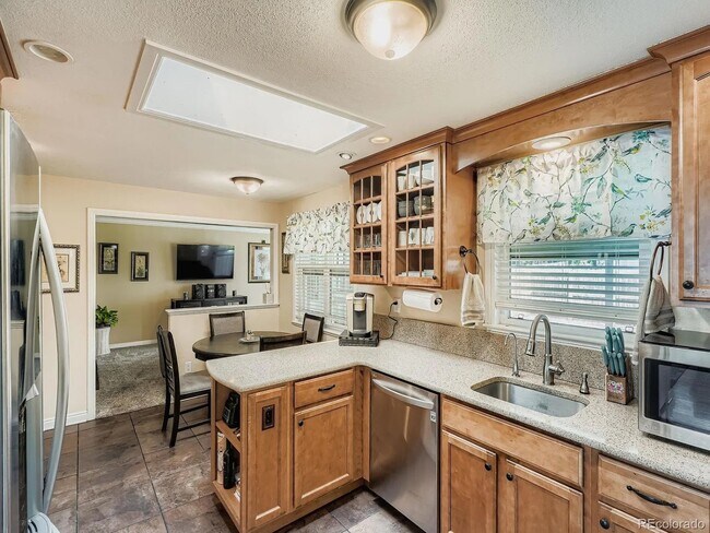 Building Photo - Impeccable brick ranch home for rent