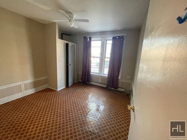 Building Photo - VAN SICLEN AVENUE