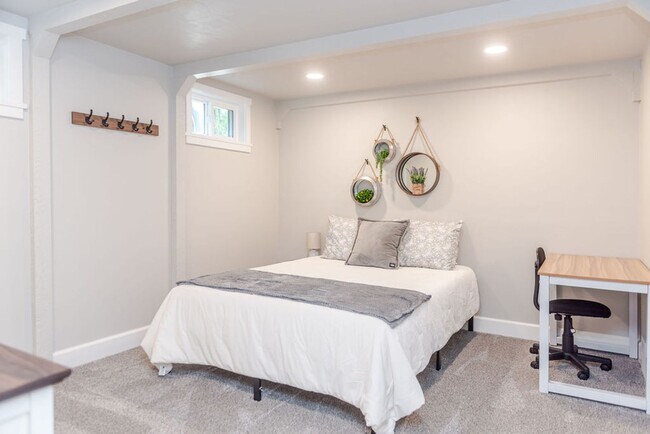 Building Photo - BRAND NEW REMODEL