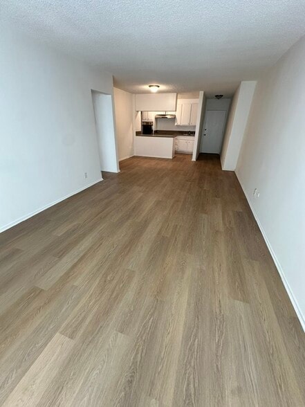 Building Photo - 428 N Hayworth Ave