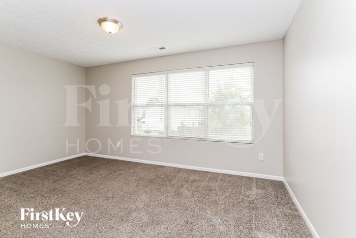 Building Photo - 7399 Kenrich Dr