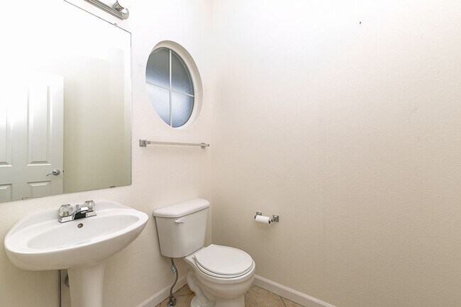 Building Photo - Desirable Sage Creek Living | Open Layout + Stunning Primary Suite