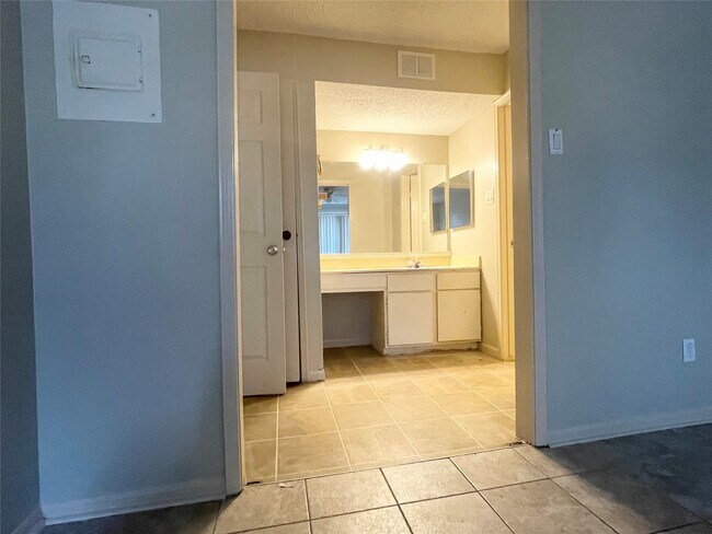 Building Photo - 2120 El Paseo St