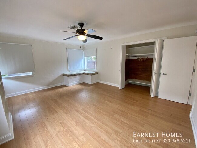Building Photo - 2577 S Bundy Dr