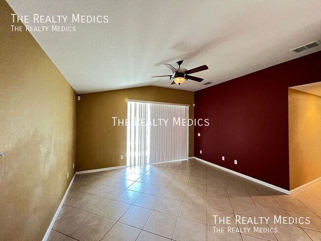 Building Photo - 4067 SW 46th Terrace