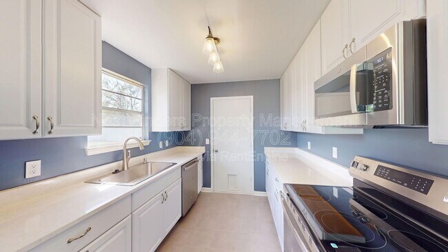 Building Photo - 5154 Saddlehorn Dr S