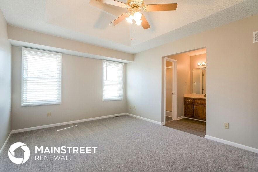 Building Photo - 613 SE Ashton Dr