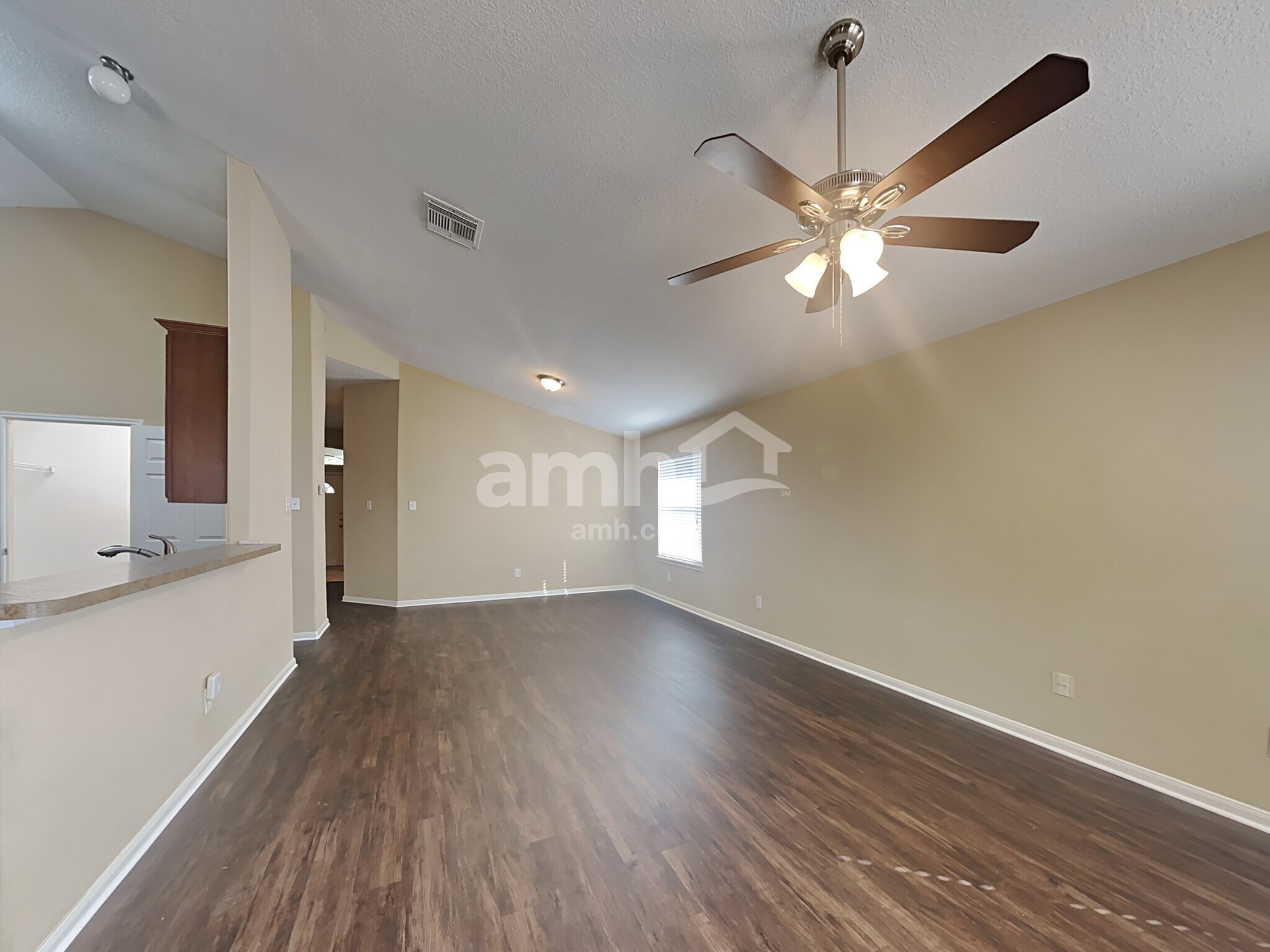 Building Photo - 1034 Riverwood Dr