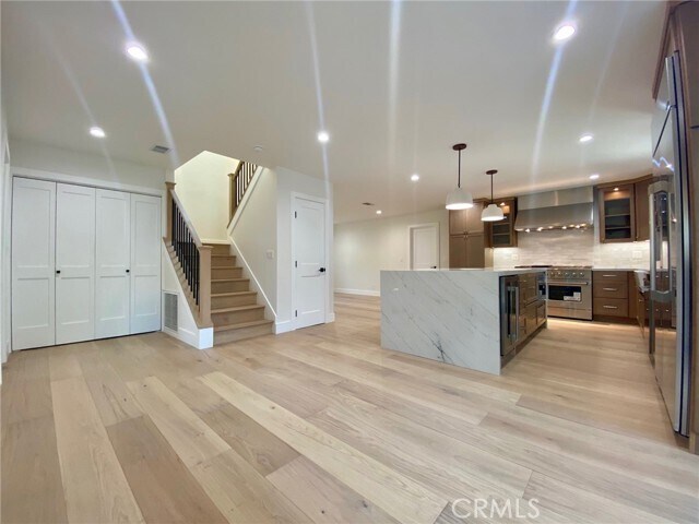 Building Photo - 3645 Vía Palomino