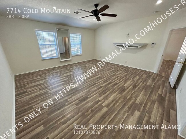 Building Photo - AVAILABLE NOW! 2-Story 3 Bedroom / 2.5 Bat...