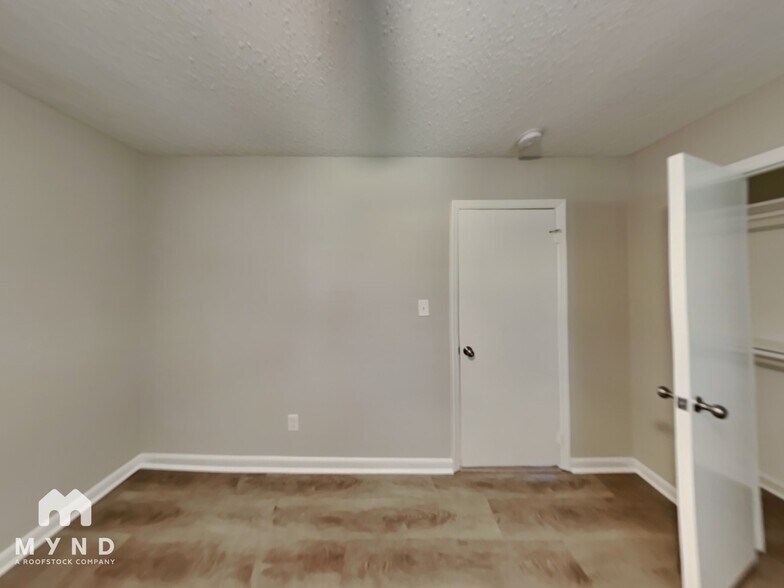 Building Photo - 1835 Mountainbrook Dr