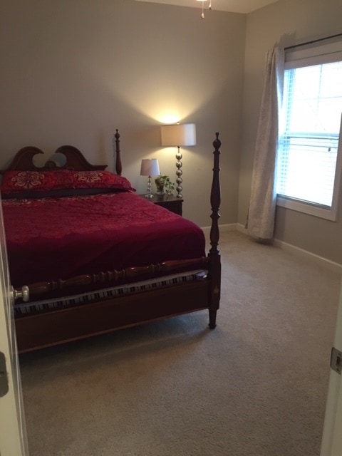Building Photo - Beautiful home in desirable neighborhood o...