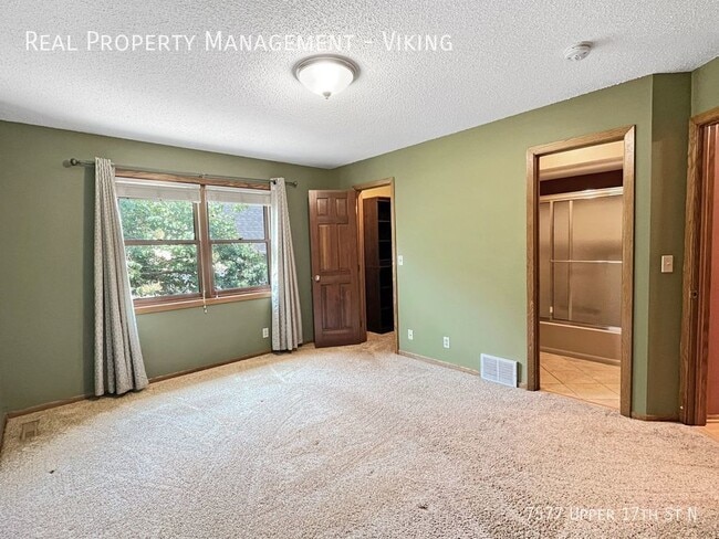 Building Photo - 2 Bedroom 2 Bathroom Home with Fenced In Y...