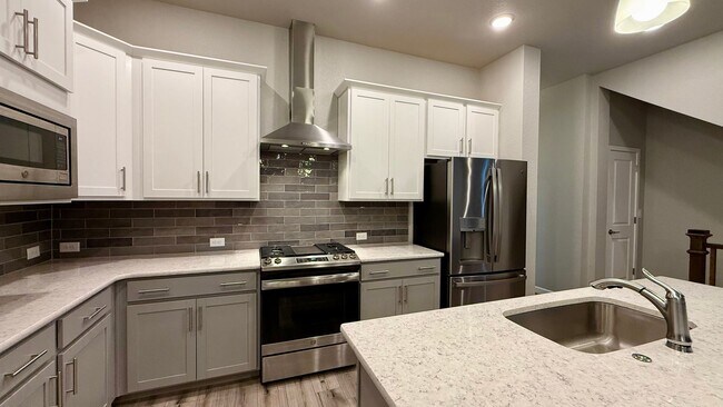 Building Photo - Modern Single-Family Home in Desirable Gold Hill Mesa — Built in 2021