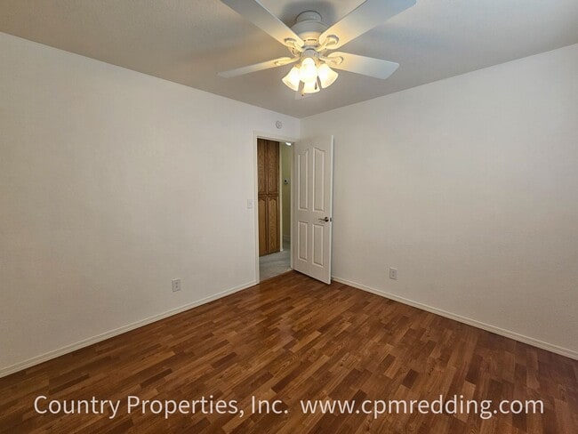 Building Photo - Spacious 4-Bedroom Home in Mary Lake Neighborhood Available Now!