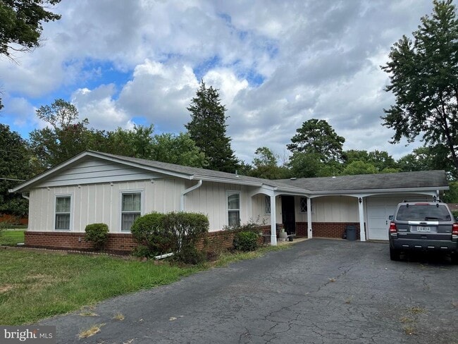 Building Photo - 10901 Haislip Ln