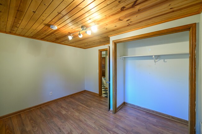 Building Photo - 29 N Shafer St