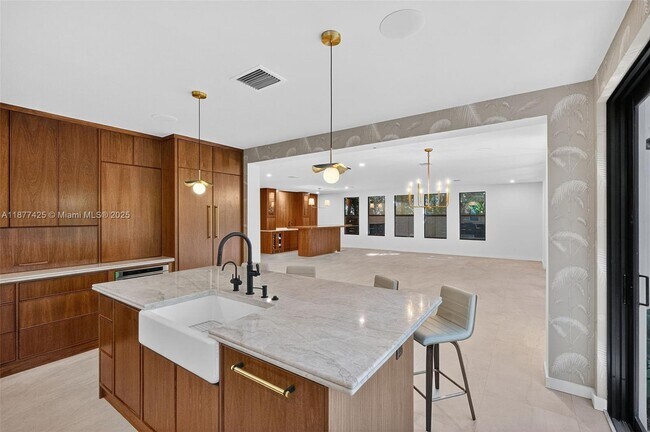 Building Photo - 2330 Overbrook St