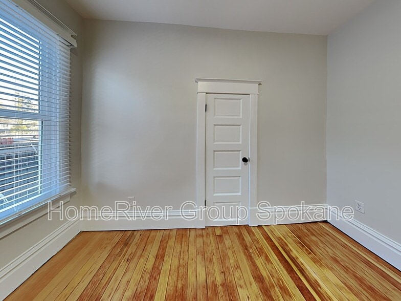 Building Photo - 2503 N Madelia St