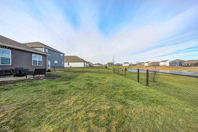 Building Photo - 2214 Warbler St