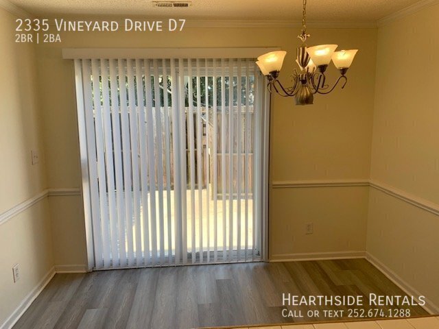 Building Photo - 2335 Vineyard Dr