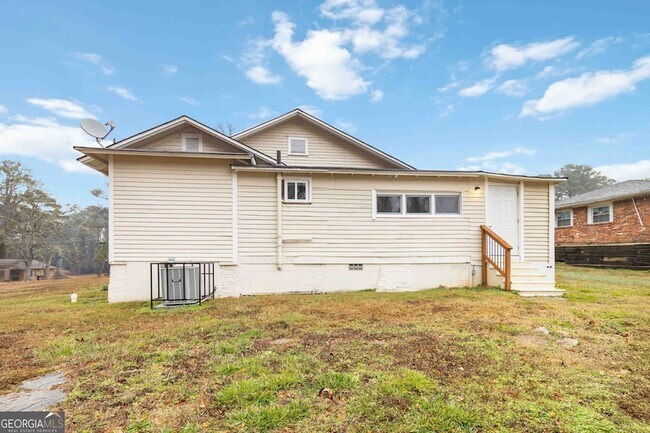 Building Photo - 2141 Fairburn Rd SW