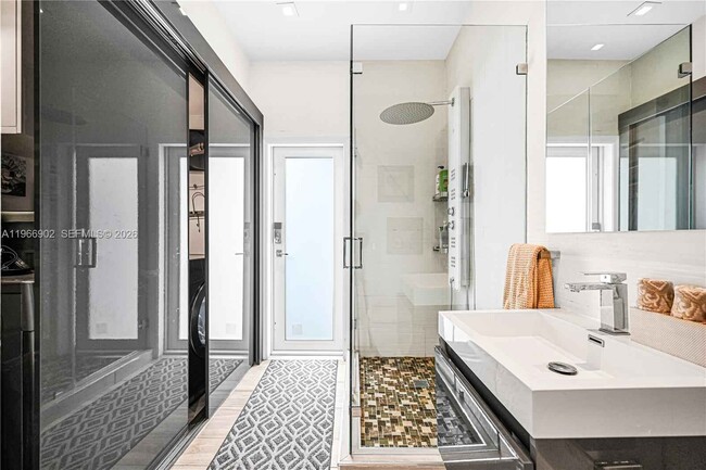 Building Photo - 11304 NW 66th St