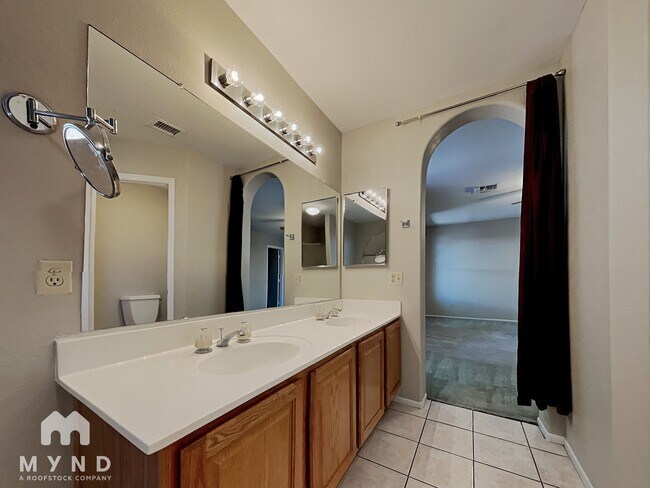 Building Photo - 3828 W Mariposa Grande Ln