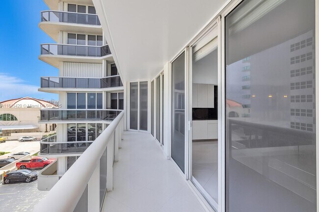 Building Photo - 9559 Collins Ave