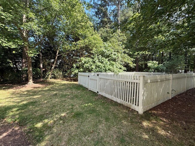 Building Photo - **OFFERING REFUNDABLE APPLICATION FEES & $250 MOVE IN PROMOTION** Incredible 5BD, 4.5BA House in ...