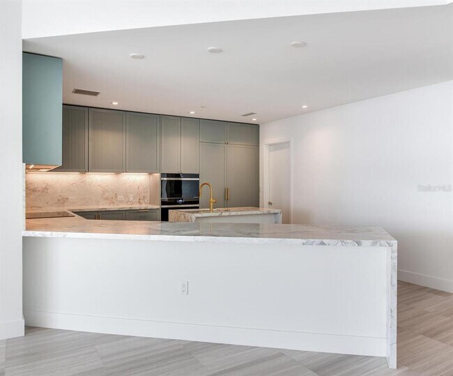 Building Photo - 2912 W Santiago St