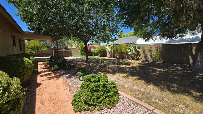Building Photo - NEAR WESTGATE! Delightful 4bdr Corner Lot ...