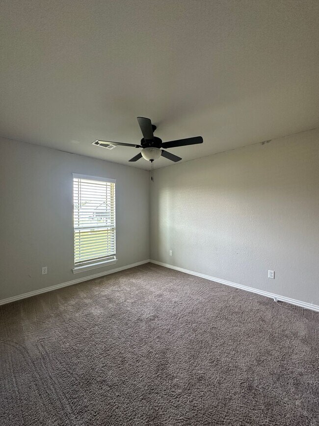 Building Photo - 1505 Northridge Dr E