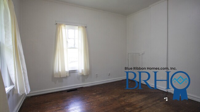 Building Photo - Witt Place