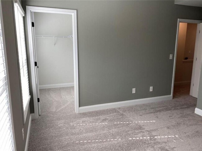 Building Photo - 412 Stovall Pl