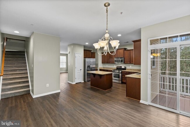 Building Photo - 7544 Stonehouse Run Dr