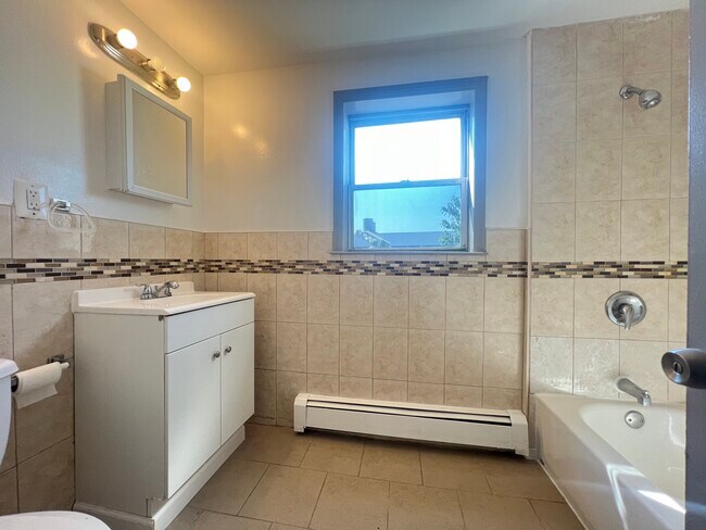 Building Photo - 47 Fleming Ave