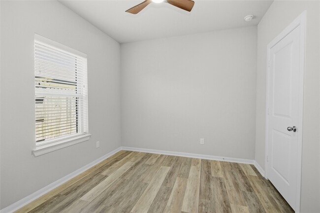 Building Photo - 2815 Torrey Pines Dr