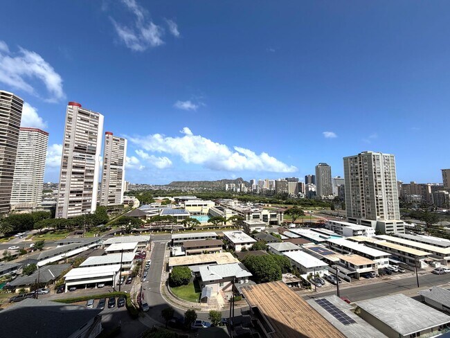 Building Photo - 1 Bedroom, 1 Bathroom, 1 Parking (Ala Wai Plaza)