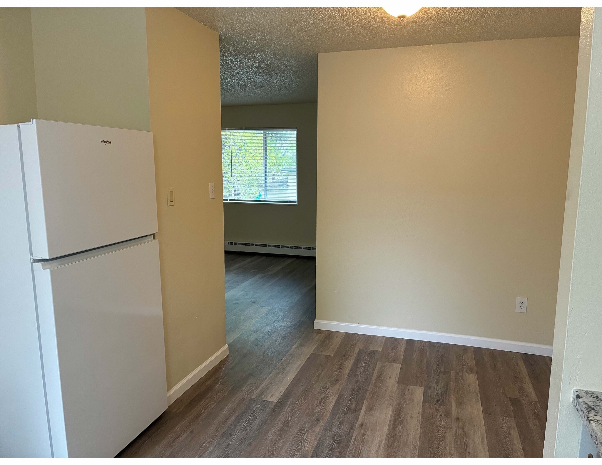 Dinning area and kitchen - 4710 Scenic Cir