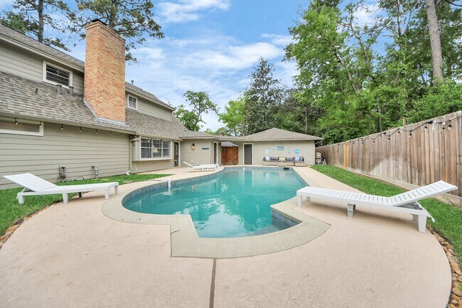 Building Photo - 563 Landfall Ln